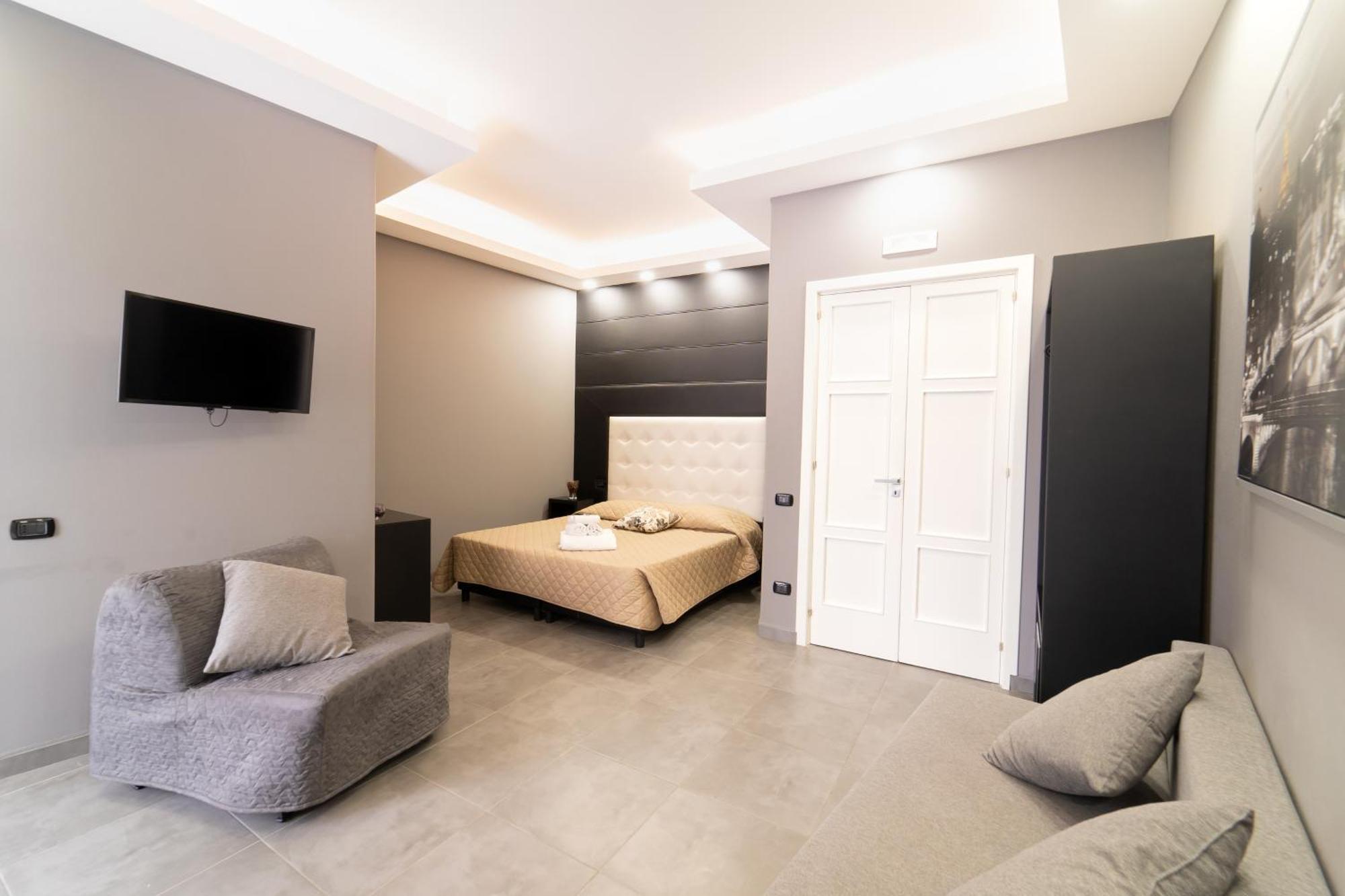 Al Campanile H Napoli Centro, By Clapa Group Hotel Стая снимка